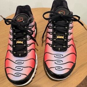 Synthetic mesh sneaker, Nike air max plus sisterhood D06115-500